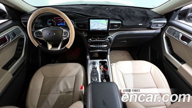 Ford Explorer 2021 — photo 7