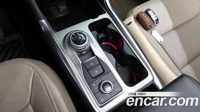 Ford Explorer 2021 — photo 9