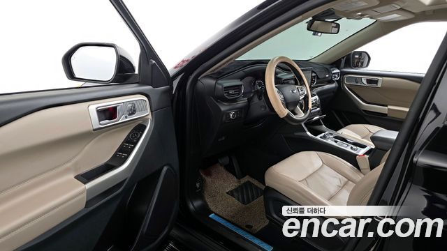 Ford Explorer 2021 — photo 10