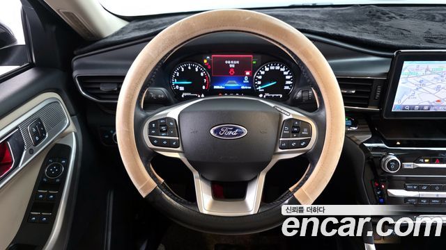 Ford Explorer 2021 — photo 13