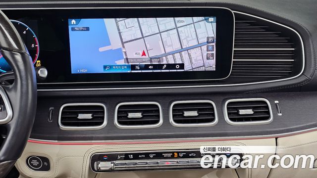 Mercedes-Benz GLS-Class 2022 — photo 14