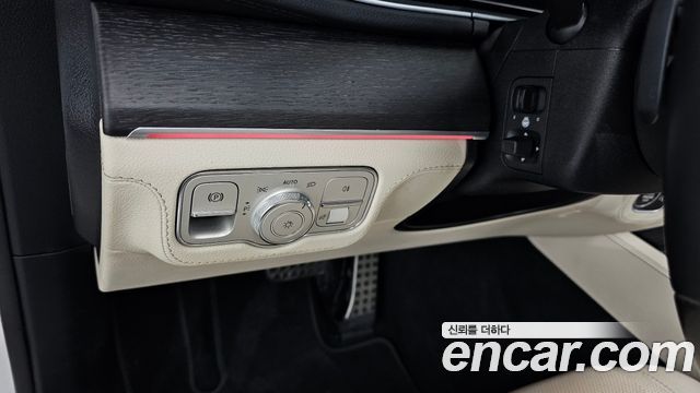Mercedes-Benz GLS-Class 2022 — photo 16