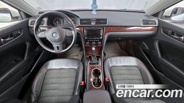 Volkswagen Passat 2013 — photo 7
