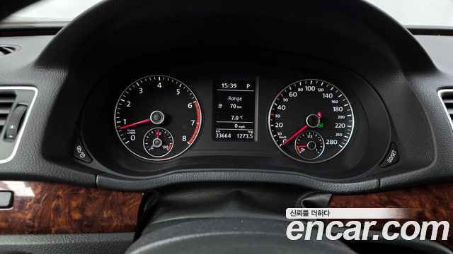 Volkswagen Passat 2013 — photo 8