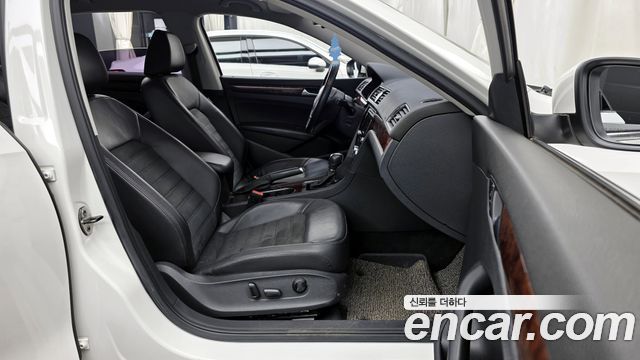 Volkswagen Passat 2013 — photo 11