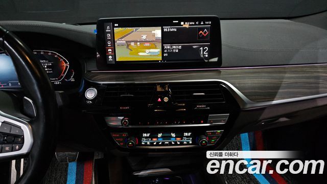 BMW Gran Turismo 2021 — photo 14
