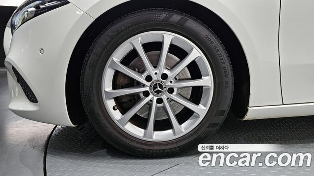 Mercedes-Benz A-Class 2020 — photo 5