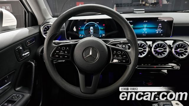 Mercedes-Benz A-Class 2020 — photo 13