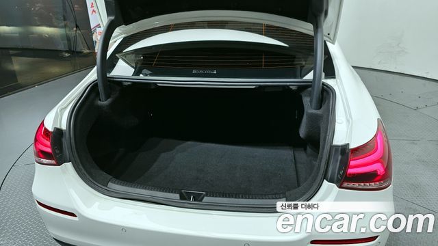 Mercedes-Benz A-Class 2020 — photo 20