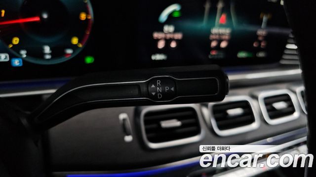 Mercedes-Benz GLS-Class 2022 — photo 9