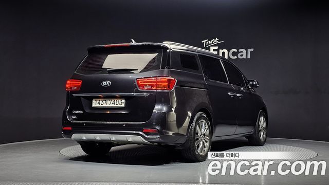 Kia Canival 2020 — photo 2