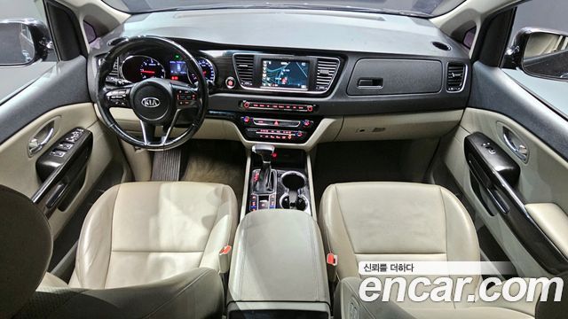 Kia Canival 2020 — photo 7