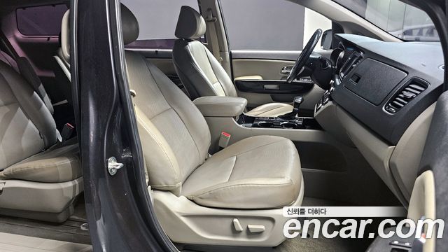 Kia Canival 2020 — photo 10