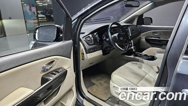 Kia Canival 2020 — photo 11