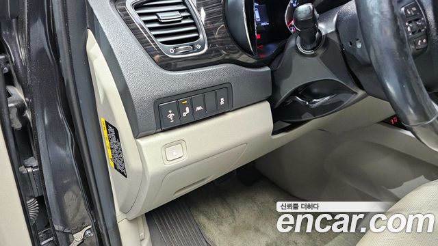 Kia Canival 2020 — photo 14