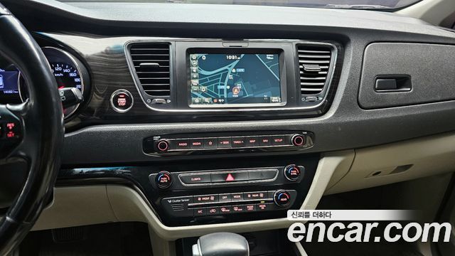 Kia Canival 2020 — photo 16