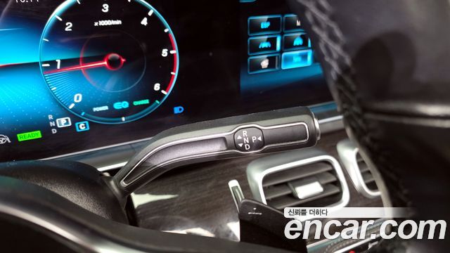 Mercedes-Benz GLE-Class 2023 — photo 9