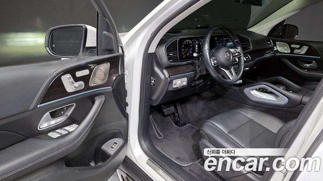 Mercedes-Benz GLE-Class 2023 — photo 10