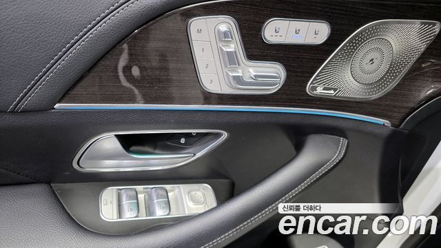 Mercedes-Benz GLE-Class 2023 — photo 14