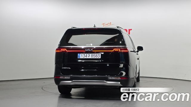 Kia Canival 2023 — photo 4
