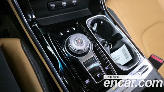 Kia Canival 2023 — photo 9