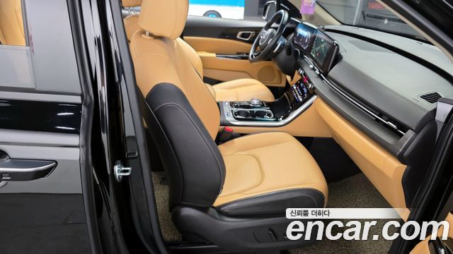 Kia Canival 2023 — photo 12
