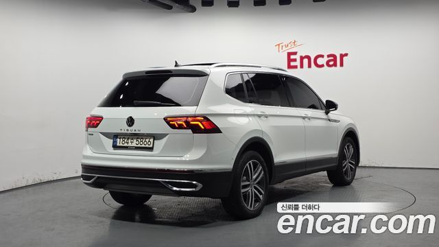 Volkswagen Tiguan 2023 — photo 2