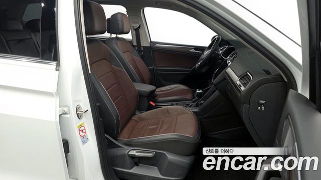 Volkswagen Tiguan 2023 — photo 11