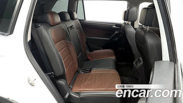 Volkswagen Tiguan 2023 — photo 12