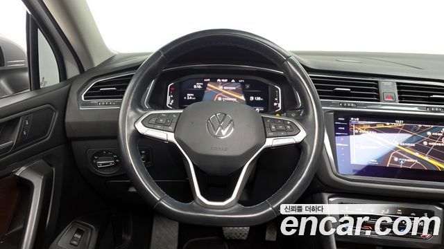 Volkswagen Tiguan 2023 — photo 13
