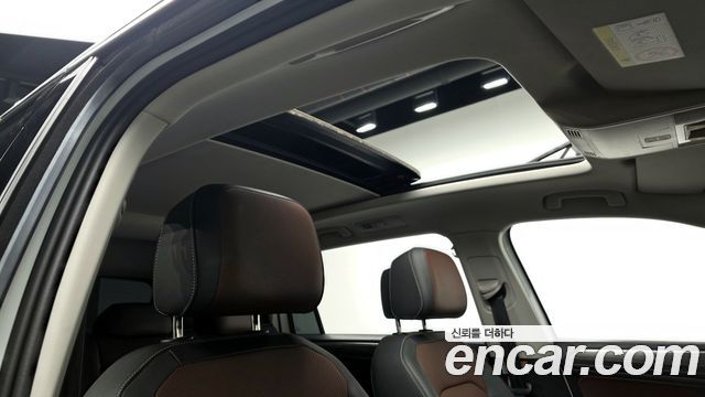Volkswagen Tiguan 2023 — photo 17