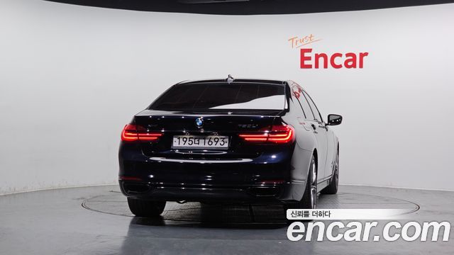 BMW 7-Series 2016 — photo 4