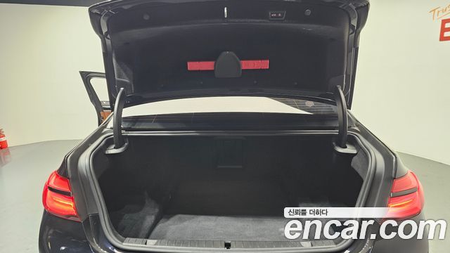 BMW 7-Series 2016 — photo 20