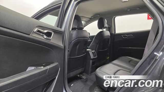 Kia Sportage 2022 — photo 18