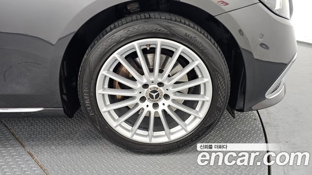 Mercedes-Benz E-Class 2021 — photo 5