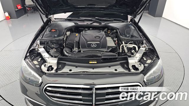 Mercedes-Benz E-Class 2021 — photo 6