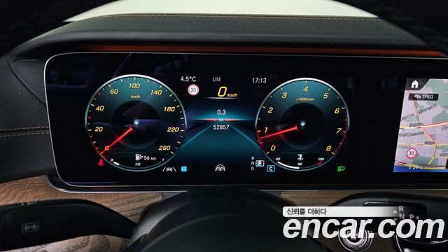 Mercedes-Benz E-Class 2021 — photo 8