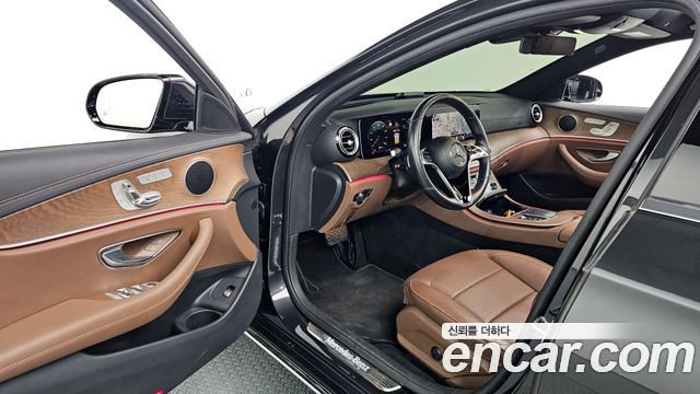 Mercedes-Benz E-Class 2021 — photo 12