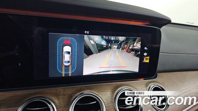 Mercedes-Benz E-Class 2021 — photo 15
