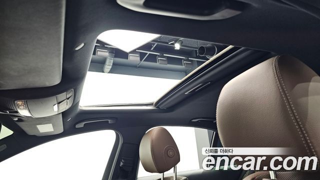 Mercedes-Benz E-Class 2021 — photo 17