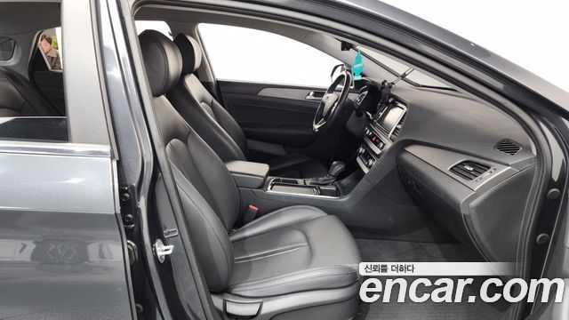 Hyundai Sonata 2018 — photo 11
