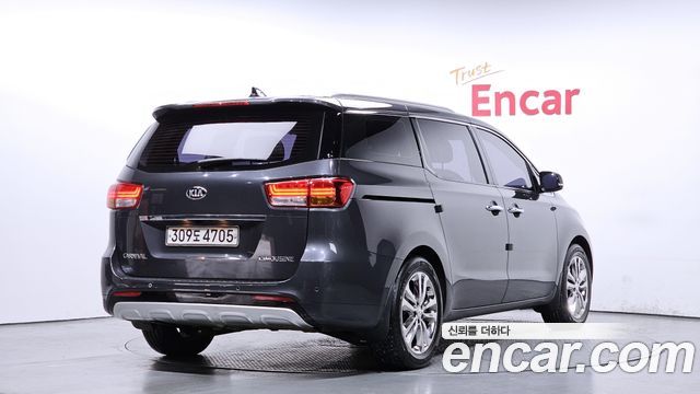 Kia Canival 2016 — photo 2