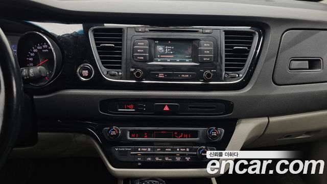 Kia Canival 2016 — photo 14