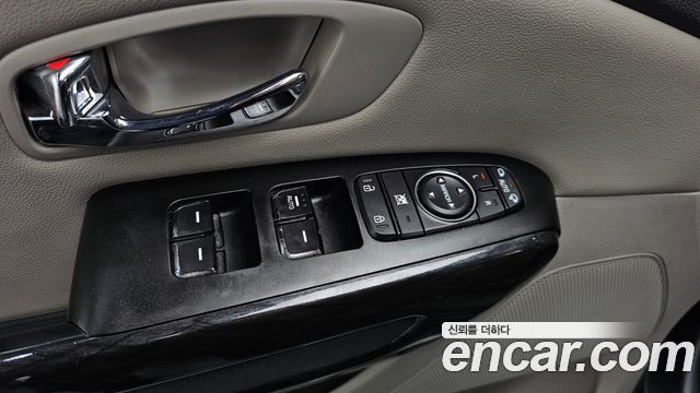 Kia Canival 2016 — photo 16