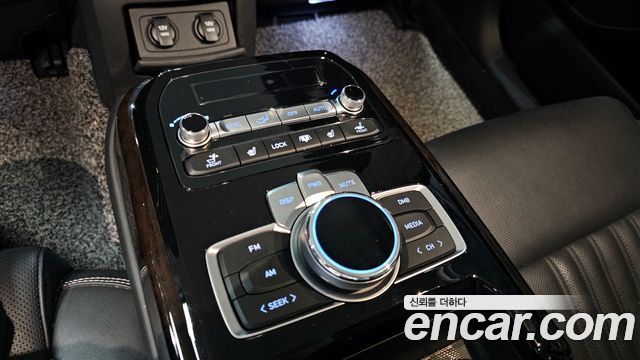 Genesis G90 2020 — photo 18