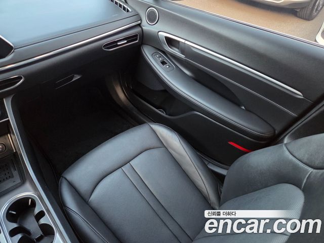 Hyundai Sonata 2022 — photo 9