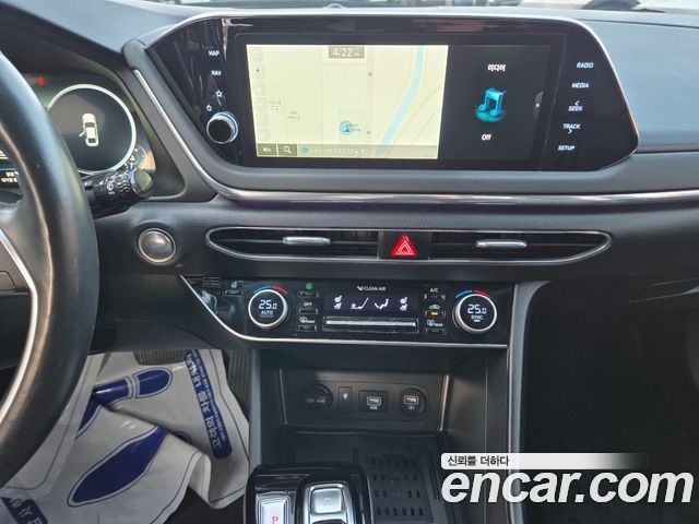 Hyundai Sonata 2022 — photo 10