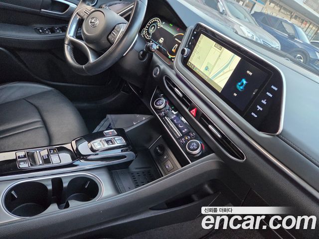 Hyundai Sonata 2022 — photo 17