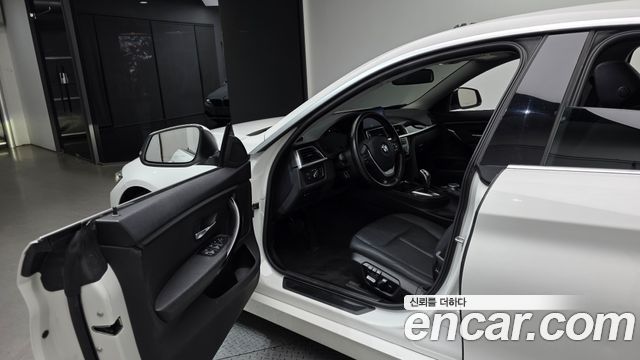 BMW 4-Series 2020 — photo 11