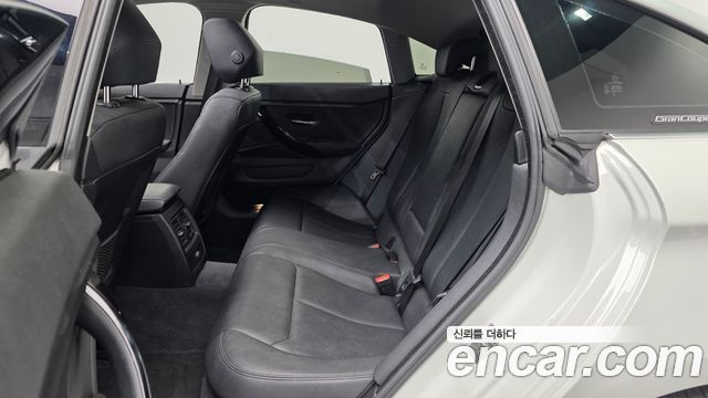 BMW 4-Series 2020 — photo 12